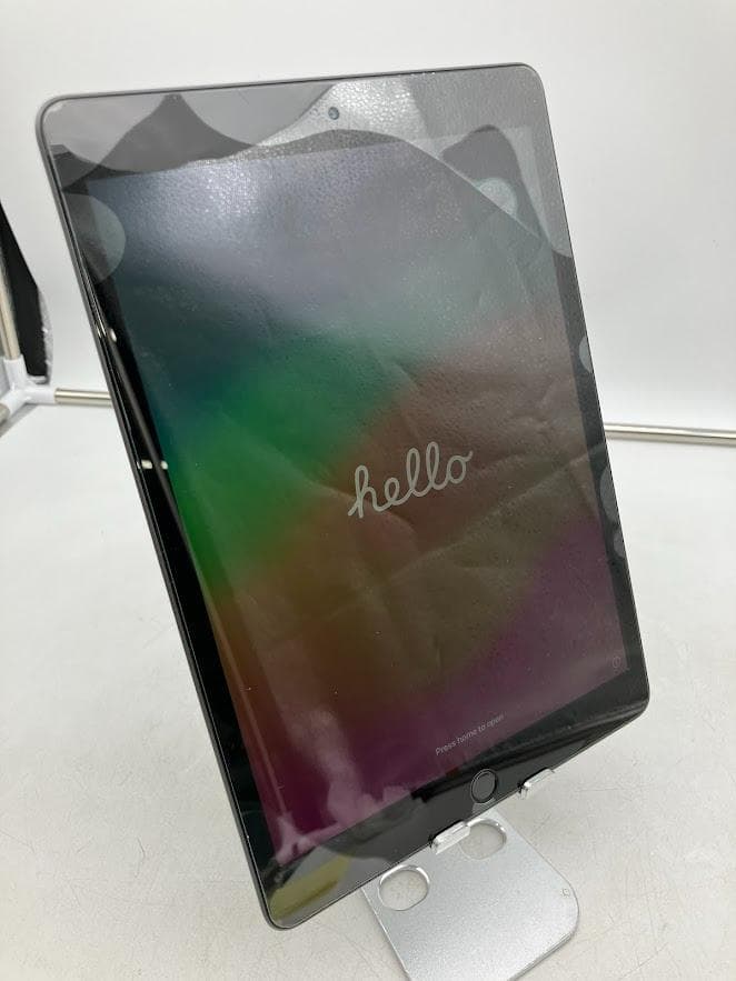 Apple iPad 8世代　モデルMYL92J/A　バージョン17.3.1