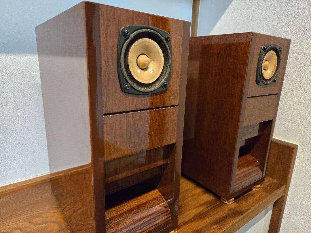 ダブルバスレフスピーカー　ピアノ塗装仕上げ　フルレンジ　FOSTEX