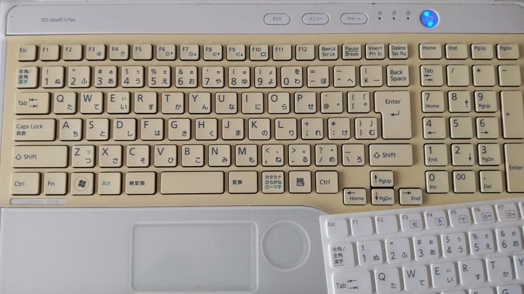 富士通 ノートPC LIFEBOOK AH77/G FMVA77GWG '12