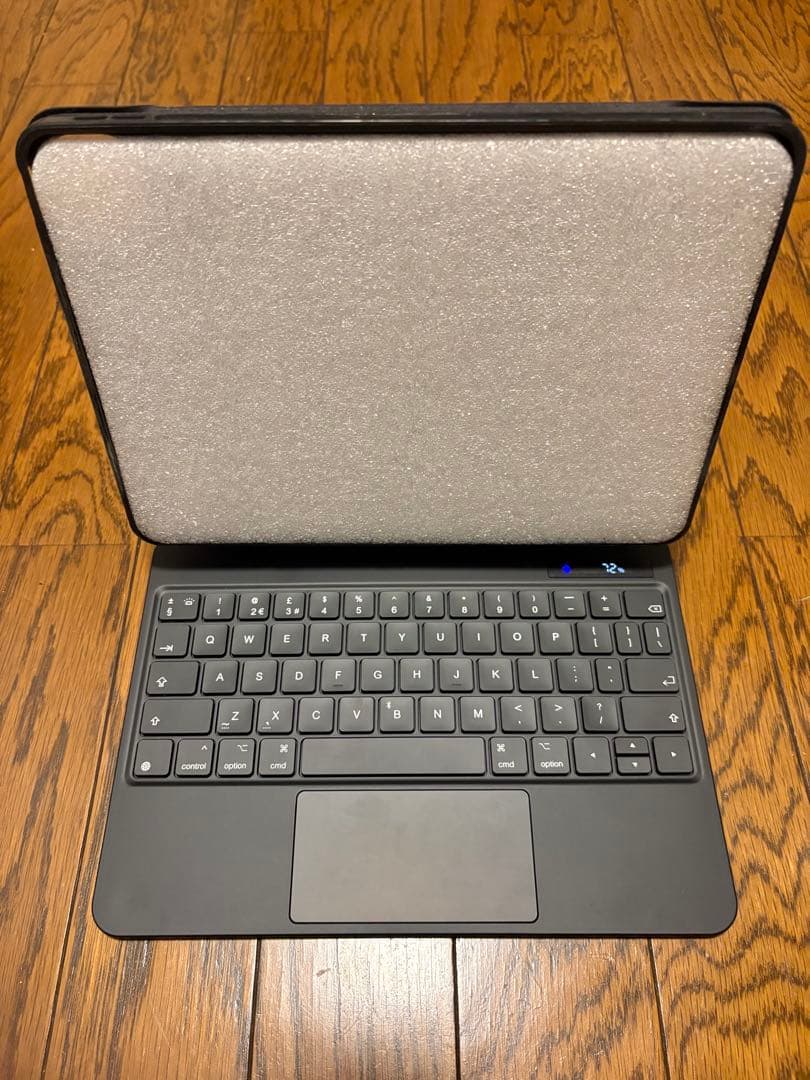 iPadアクセサリー ESR REBOUND 360 MAGNETIC KEYBOARD CASE