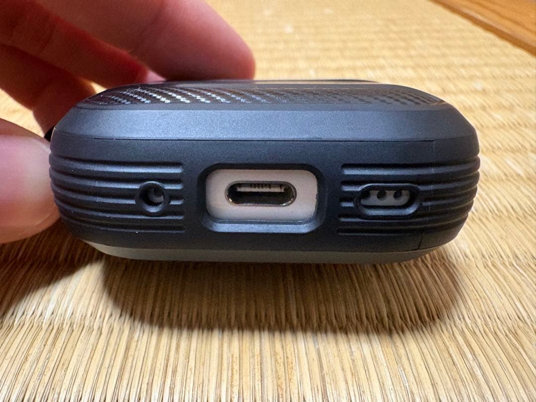 AirPods pro2 USB-Cタイプspigen ラギットケース付き