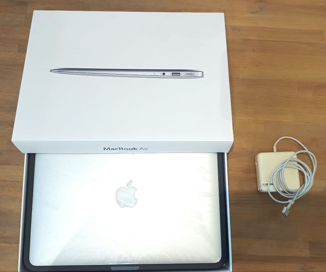 MacBook Air (13-inch, Mid 2012)箱ACアダプタ有り