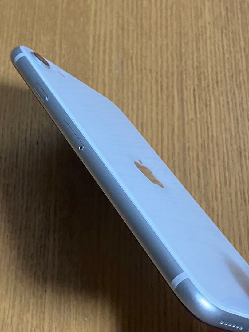 iPhone SE2 画面ヒビあり