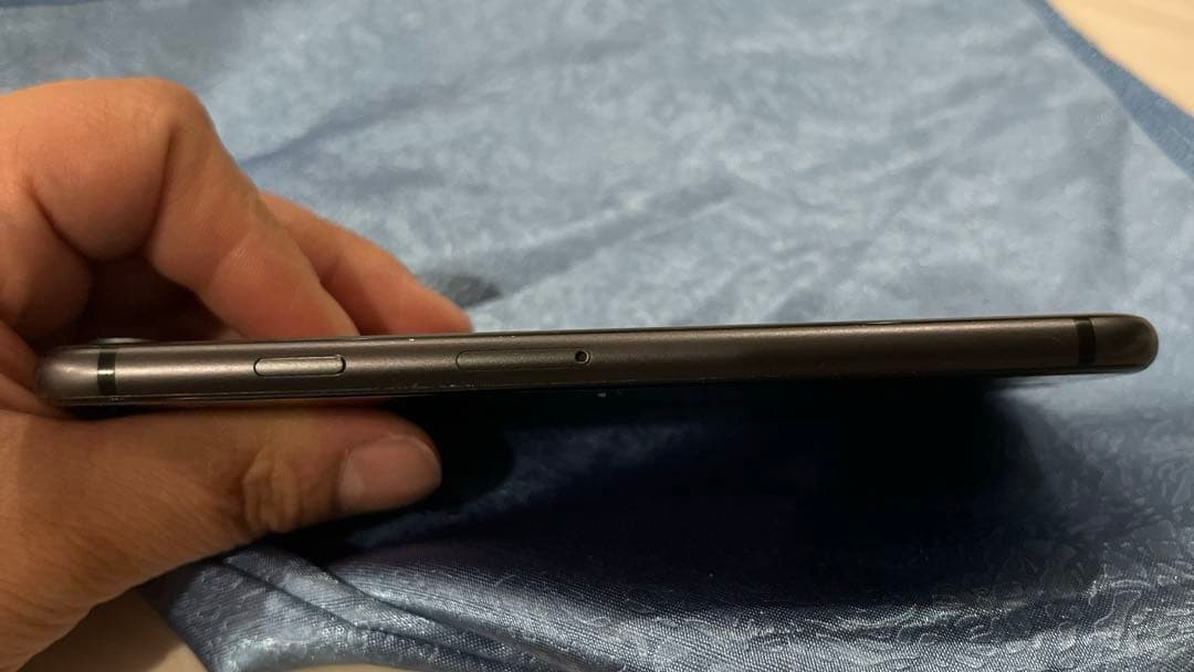 Apple iPhone 8 スペースグレイ　本体　64GB