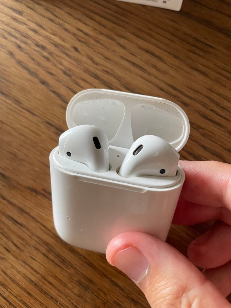 Apple AirPods 第2世代　本体 充電ケース付き