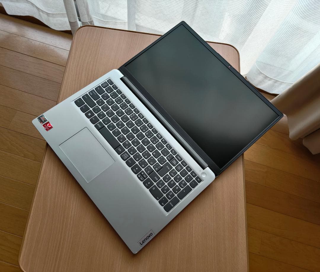Lenovo Ideapadノートパソコン シルバー②