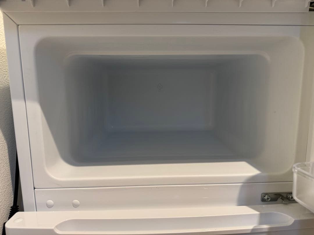 comfee 冷蔵庫 RCT90WH/E 90L 2024年製　【直接引渡可能】