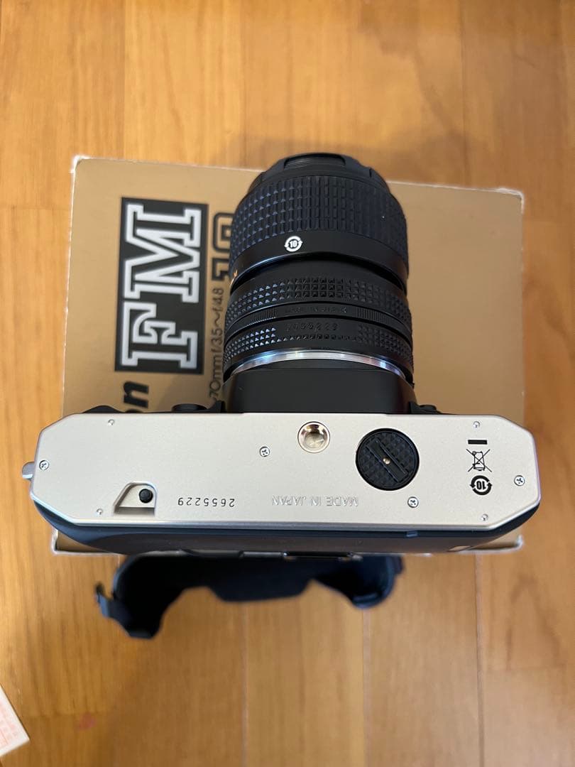 【新品未使用】Nikon FM10 フィルム一眼レフカメラ付属品完備　希少