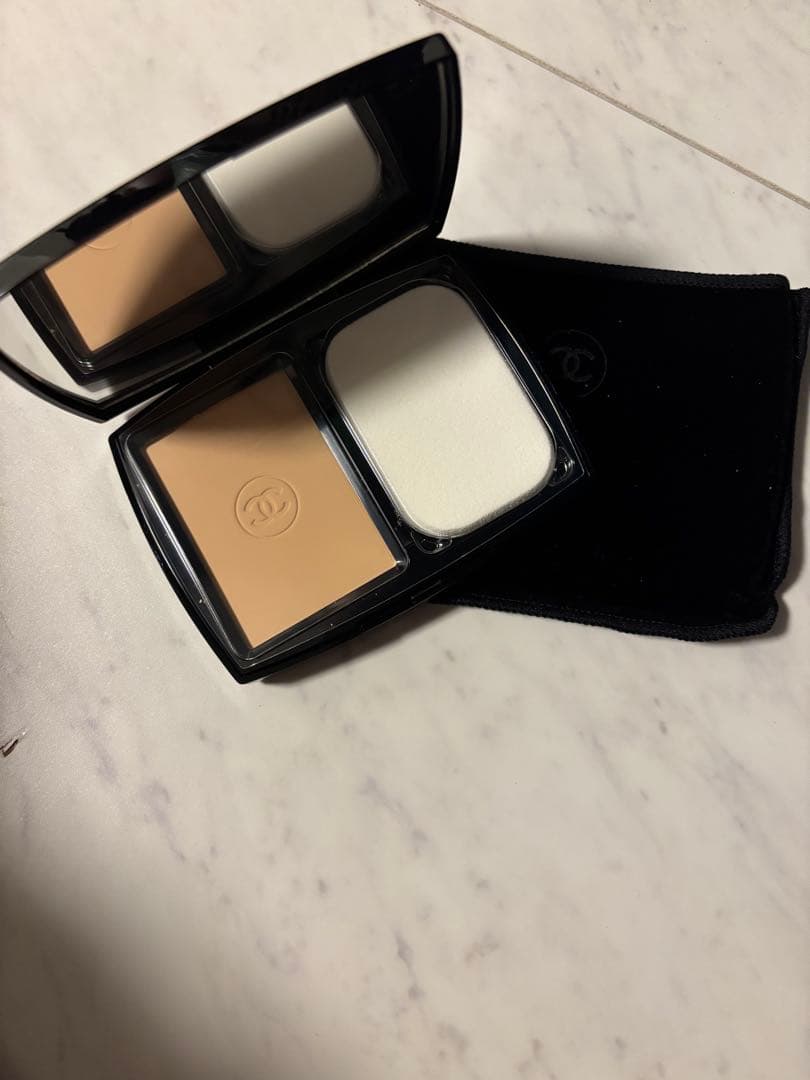 CHANELウルトラルタンコンパクト未使用新品