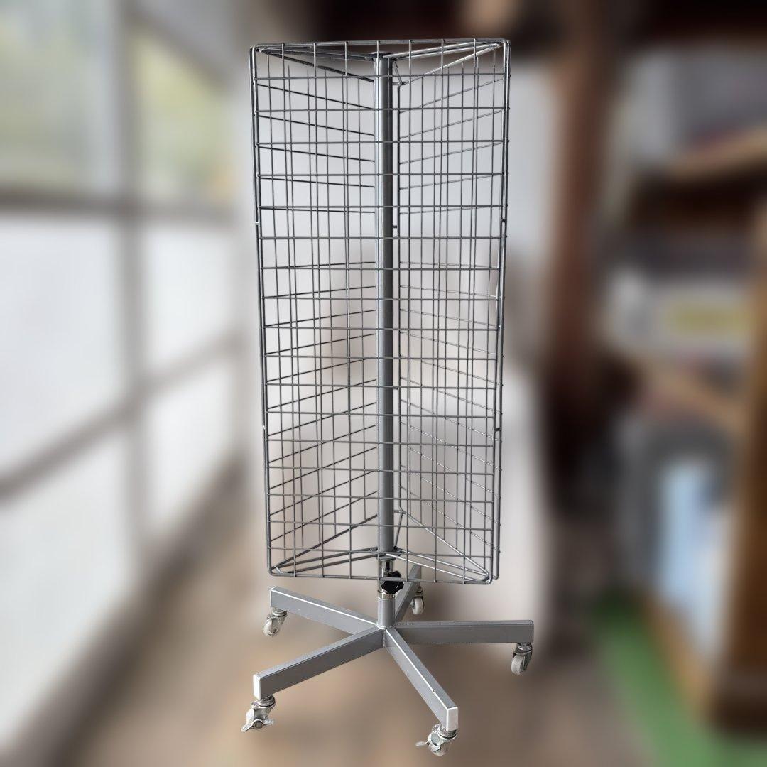 3面回転ネット什器　店舗ディスプレイ用ラック　シルバー