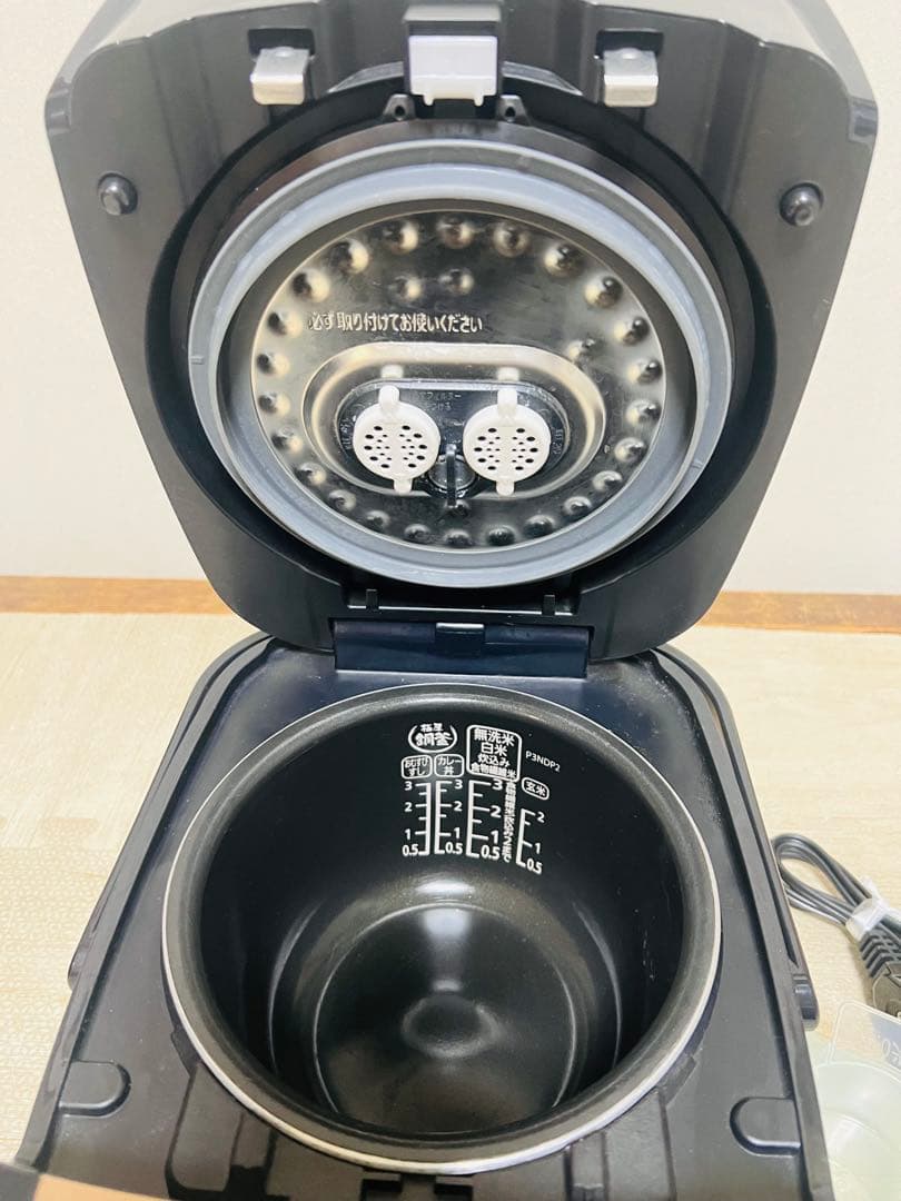 アイリスオーヤマ　圧力IH炊飯器 KRC-PC30-B