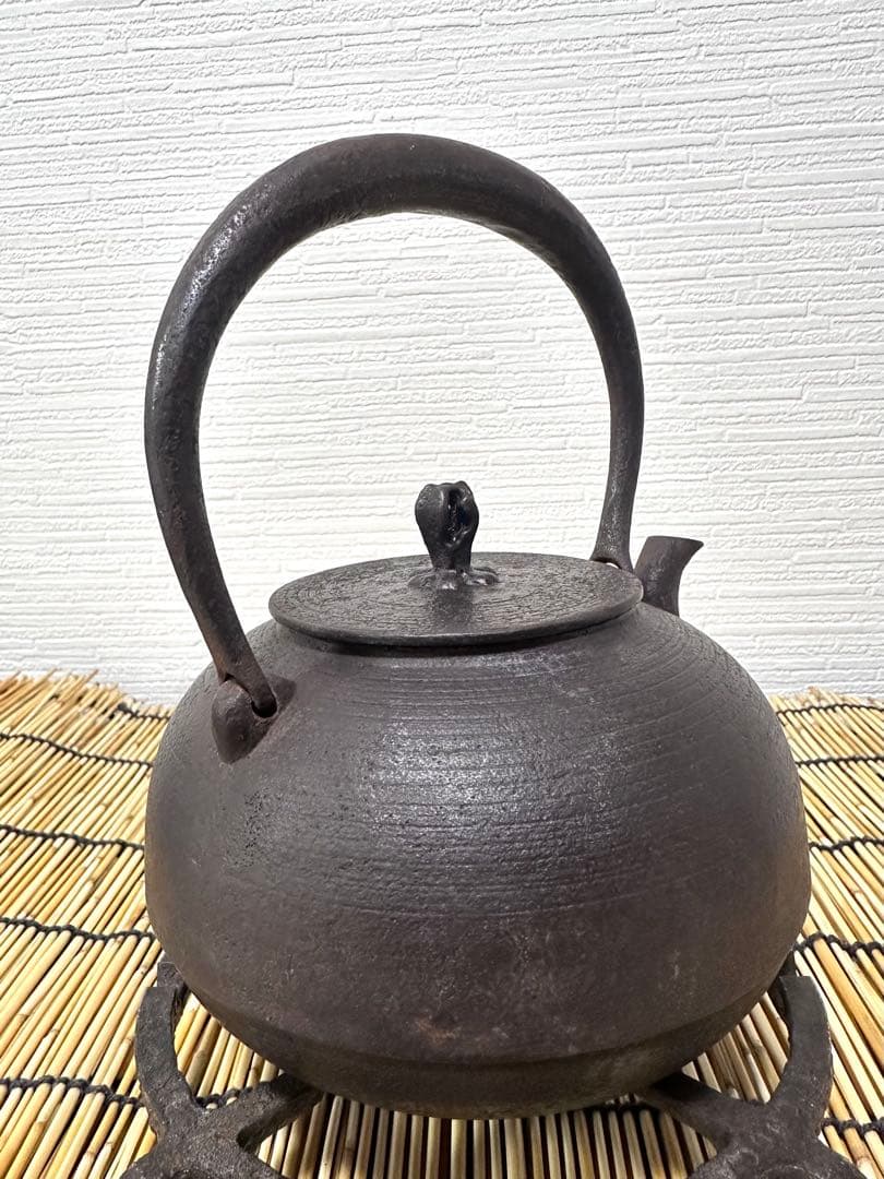 ＵＳＥＤ品　南部釜師　宗造　１０型 糸目　南部鉄瓶　南部鉄器　鉄瓶