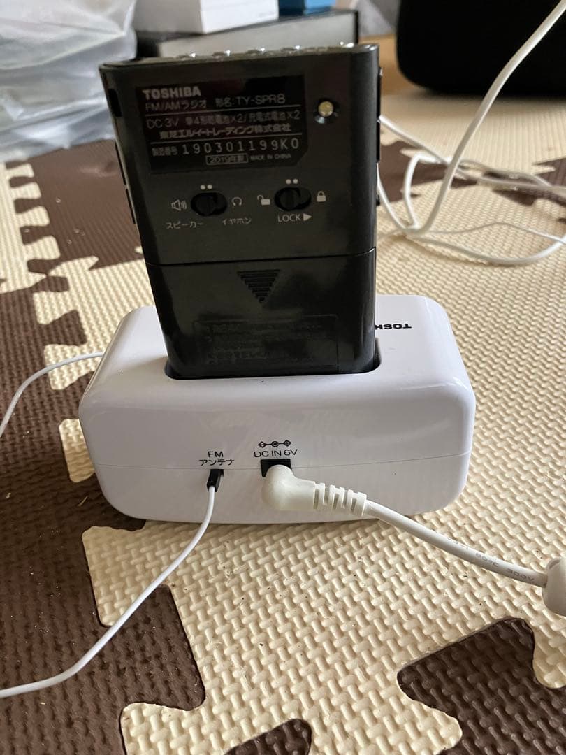 TOSHIBA スピーカー付 ポケットラジオ TY-SPR8