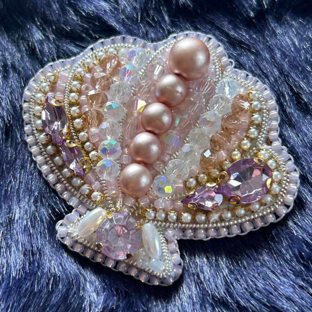 ★ハンドメイド ビーズ刺繍ブローチ ★ピモ様オーダー品★