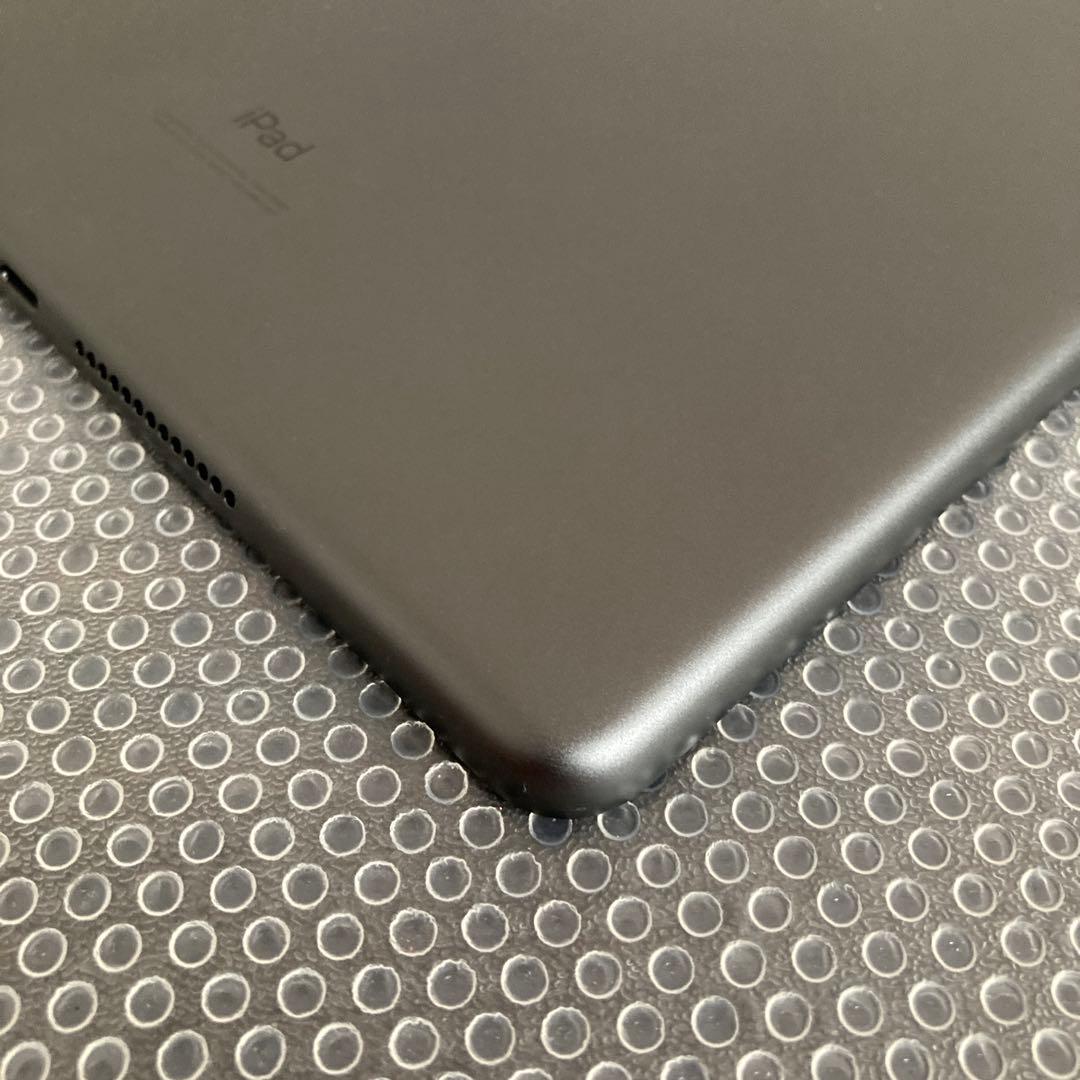 3587 電池最良好☆比較的美品☆iPad8 第8世代 32GB SIMフリー☆