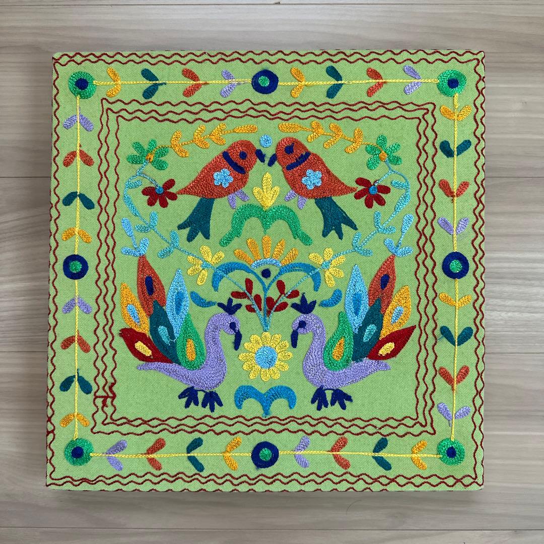 チャイハネ　キャンバス　アートパネル　刺繍　バード