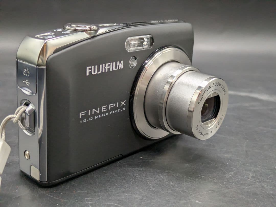 【美品】 FUJIFILM FINEPIX F50fd コンデジ