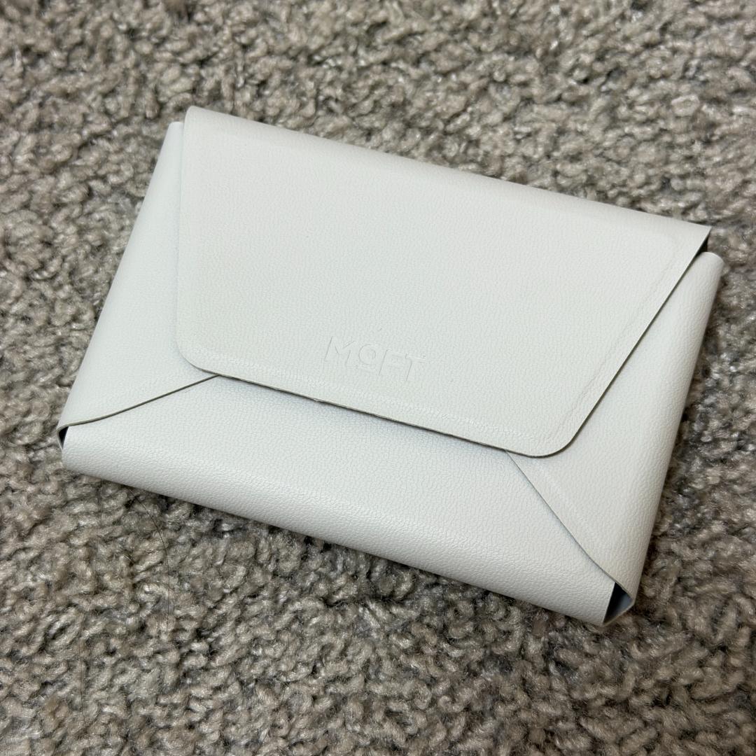 【新品同様】MOFT多機能カードケース&スタンド （スタンド付き）ミスティグレー