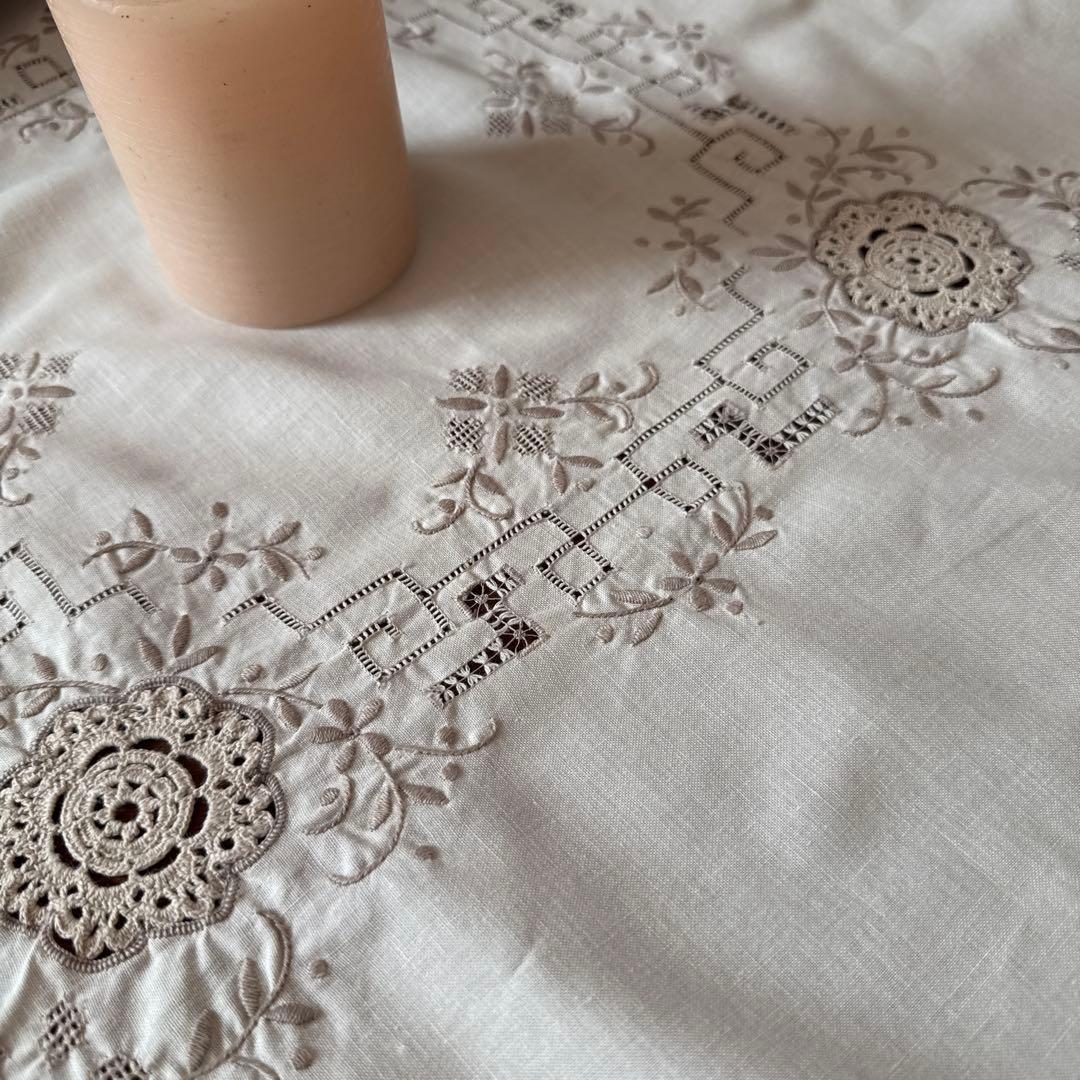 SALE❣️フランスアンティークஐ⋆*ドイリー刺繍のクロスஐ⋆*生成り