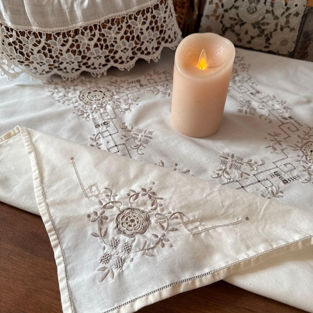 SALE❣️フランスアンティークஐ⋆*ドイリー刺繍のクロスஐ⋆*生成り