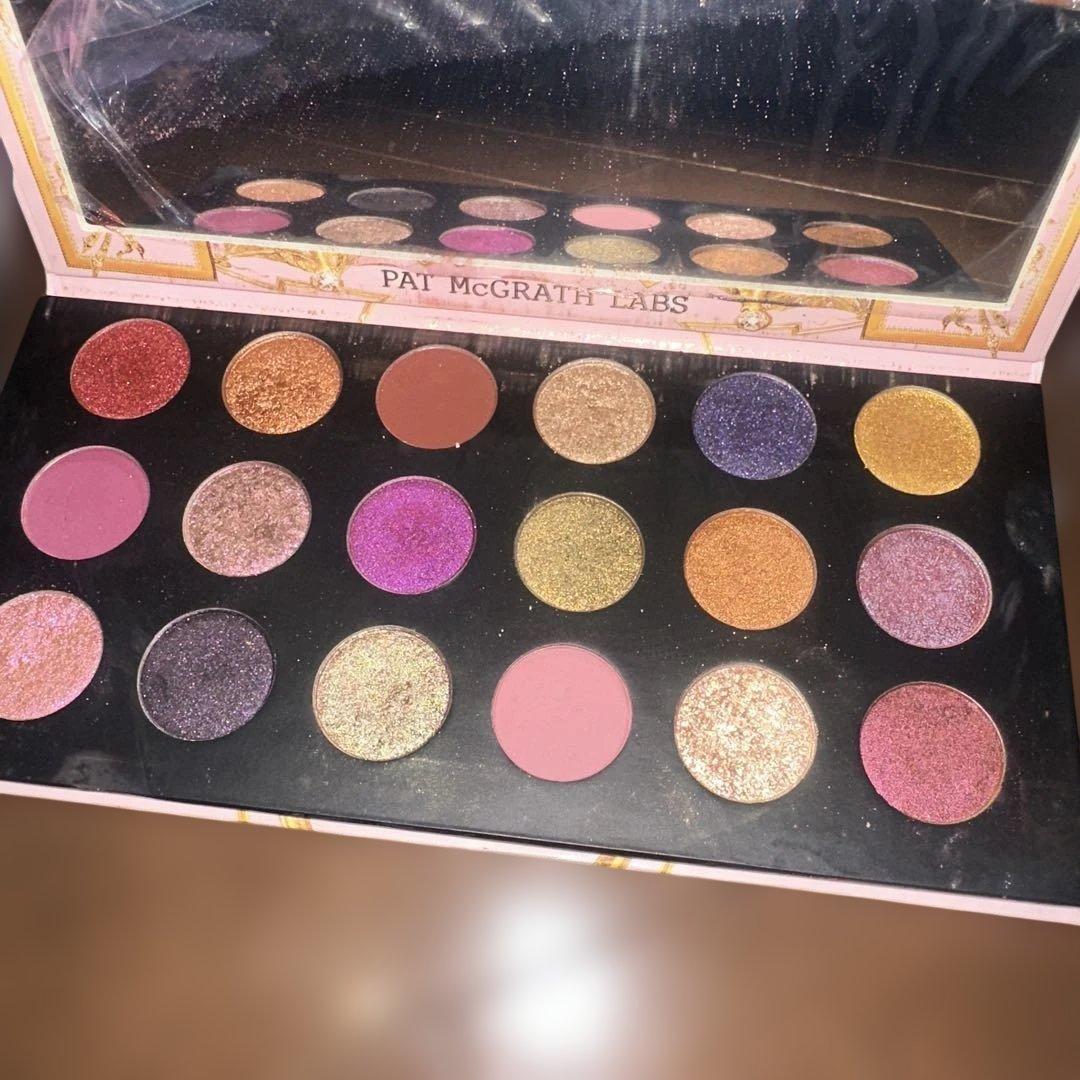 PAT McGRATH LABS アイシャドウパレット 18色