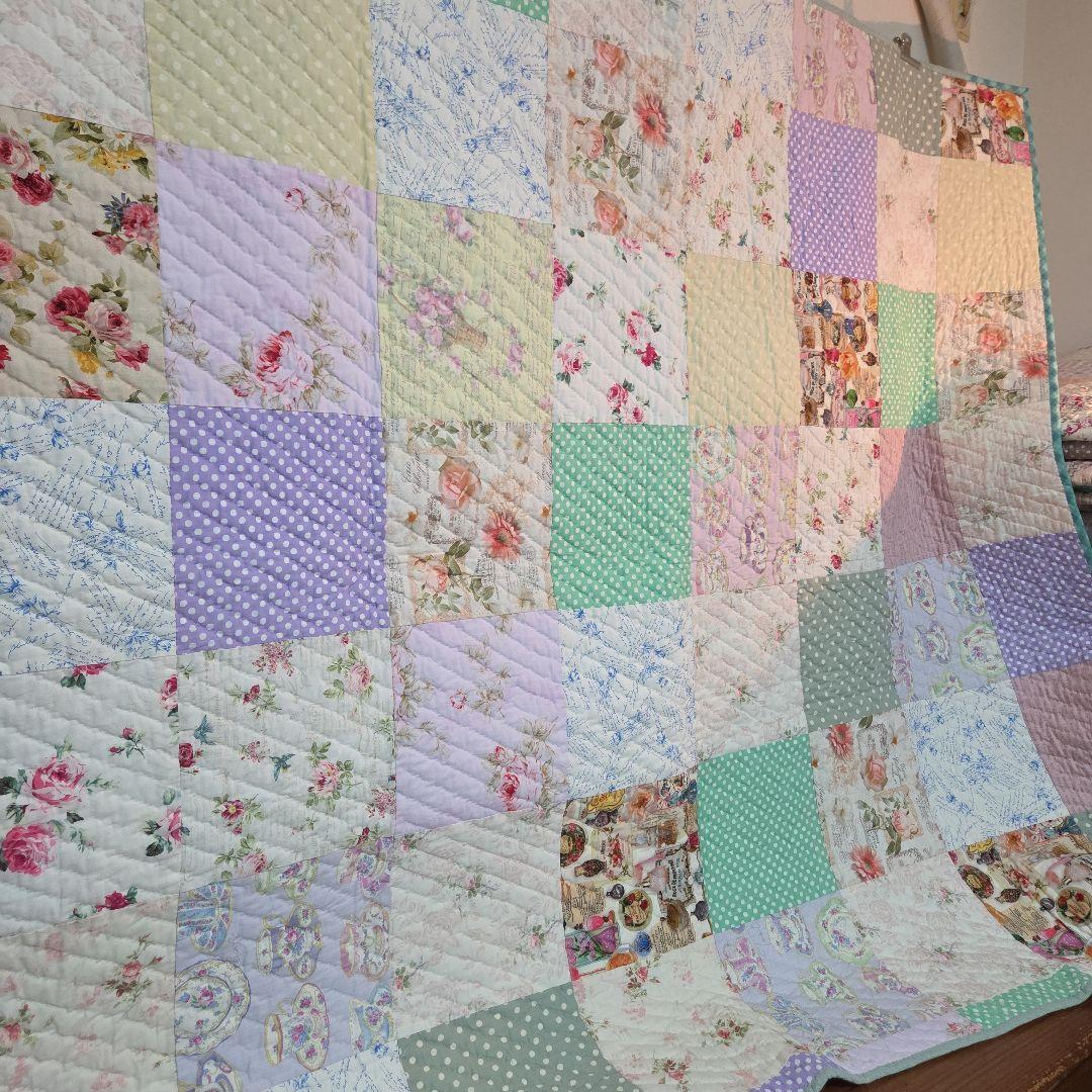 ❣️おばあさんの花園キルト　リバーシブル　花柄