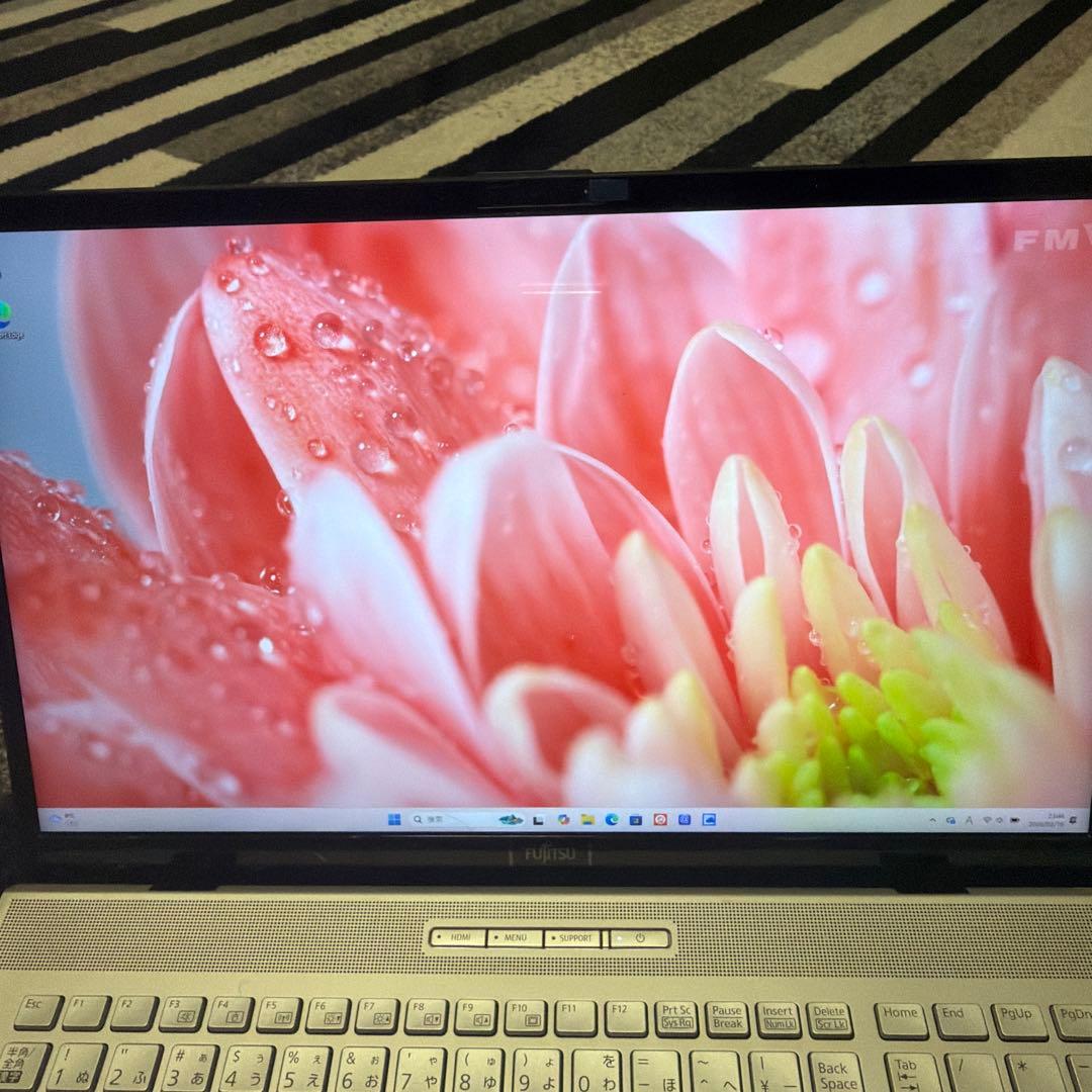 富士通 LIFEBOOK Ryzen7 5800U メモ16GBSSD512GB