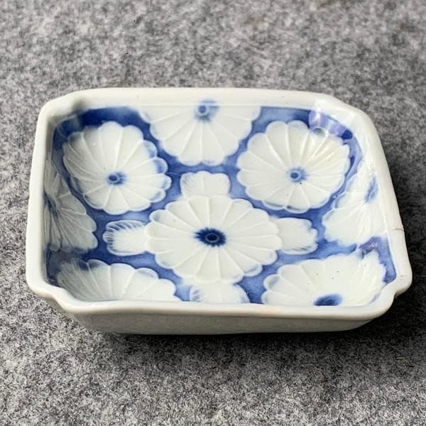 染付陽刻菊文手塩皿3枚[B34454]