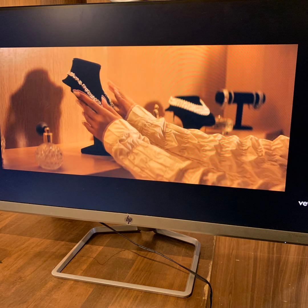 HP 27fw with Audio 27インチディスプレイ