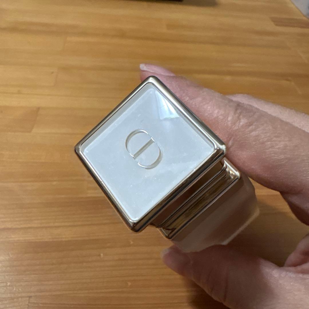 Dior プレステージ ホワイト ル プロテクター UV ミネラル BB 00