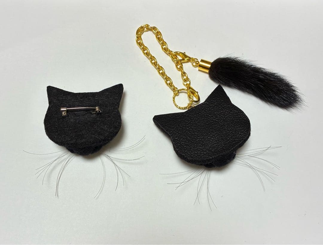 パタパタちゃん様 黒猫バッグチャームとブローチ