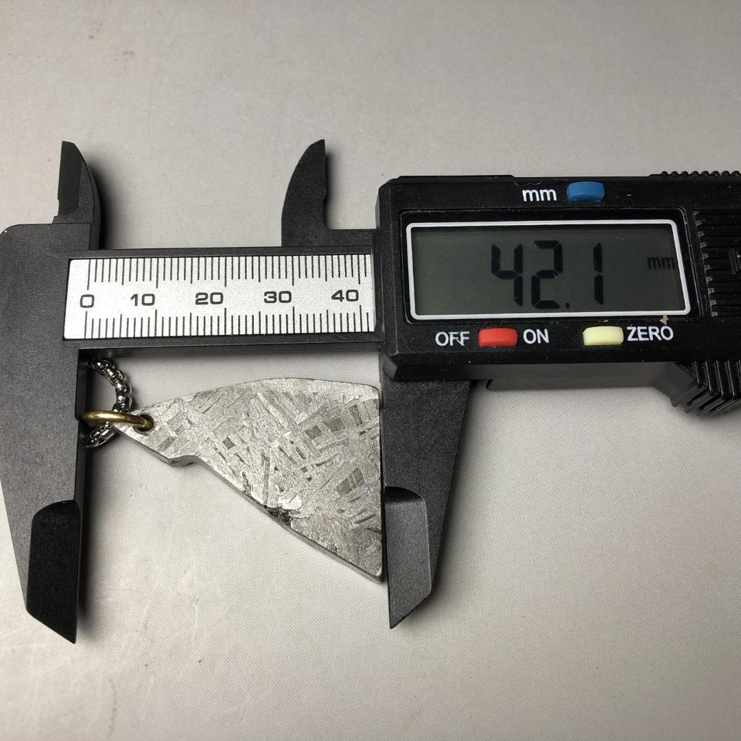 アルタイ隕石　 鉄隕石　メテオライト　ペンダントトップ　重さ約29ｇ