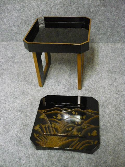 黒塗蒔絵三宝に朱塗蒔絵三つ組盃 [B31692]