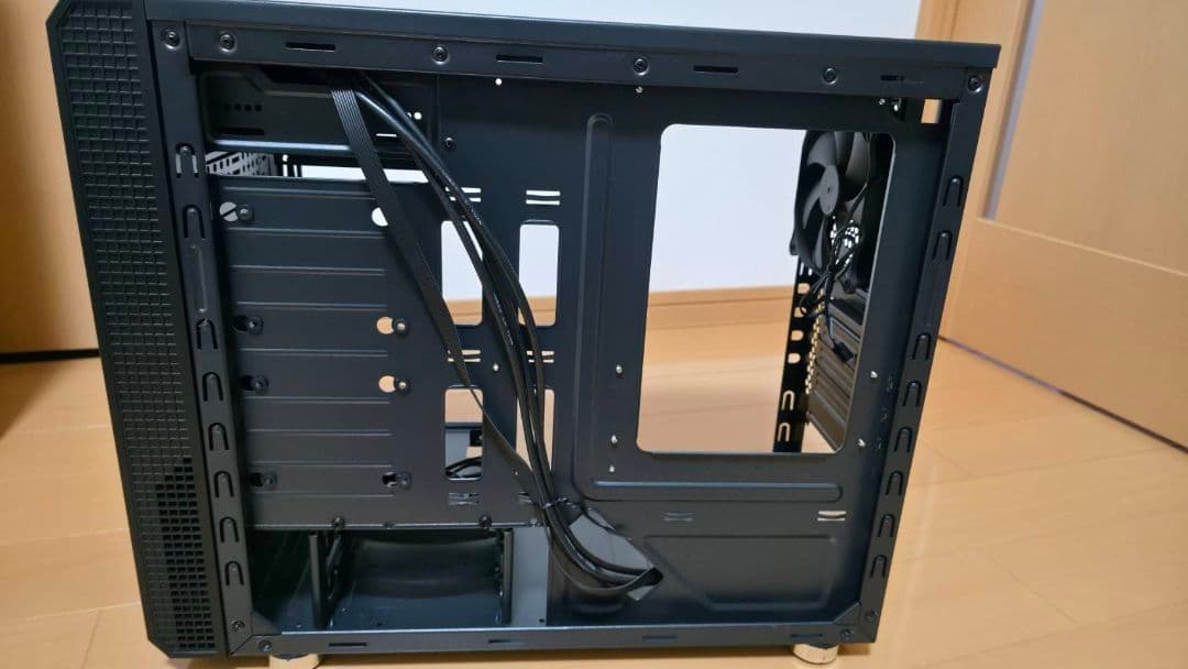 Antec P5　PCケース