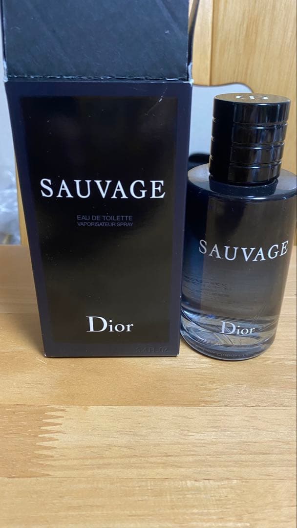 香水(男性用) Dior SAUVAGE Eau de Toilette 100ml
