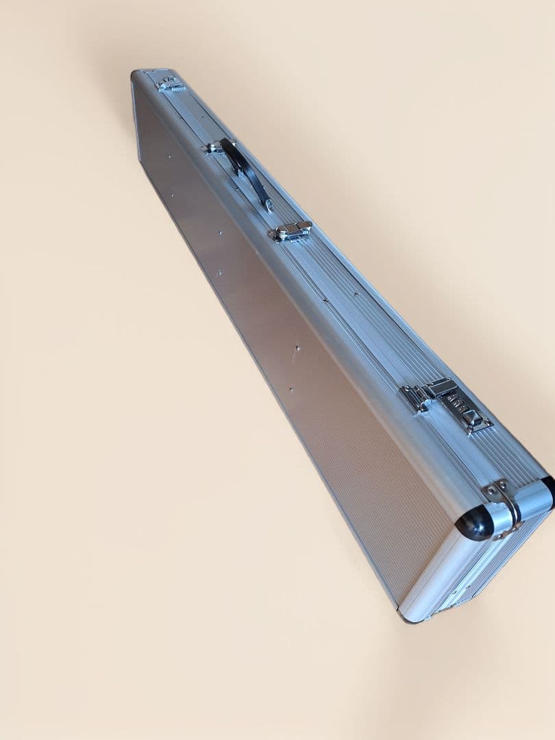 アルミアタッシュケース【美品】サイズ長さ124×高さ22×幅10.5cm