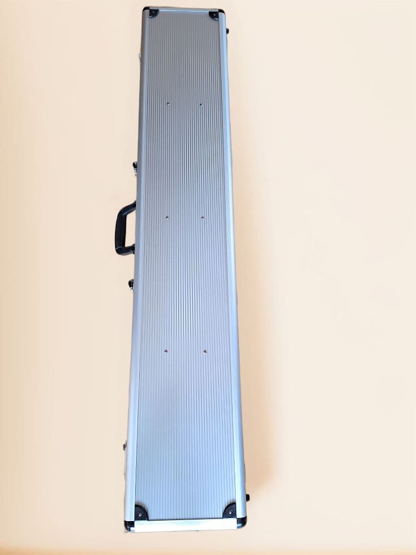 アルミアタッシュケース【美品】サイズ長さ124×高さ22×幅10.5cm