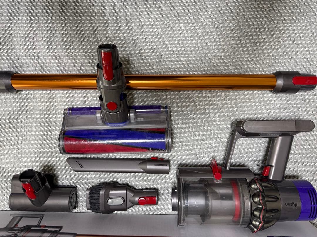 プ*ん様 Dyson Cyclone V10 コードレス掃除機