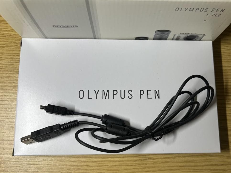 OLYMPUS PEN E-PL8 EZ Wキット＋SD