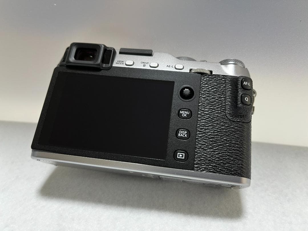 【極美品】フジフイルム X-E3 ボディー fujifilm xe3