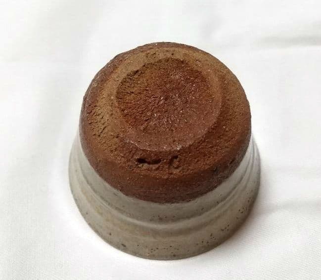 【西岡小十】 斑唐津 ぐい呑み 共箱