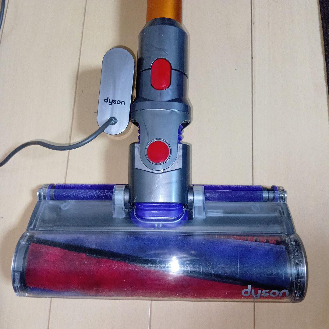 送料込　美品　静かで パワフル DysonSV11 充電器付き 稼働 24分