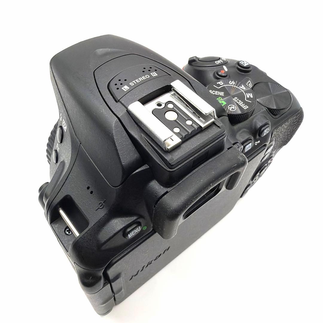 極美品 D5600 ニコン　ダブルズームキット　一眼レフ　元箱付き