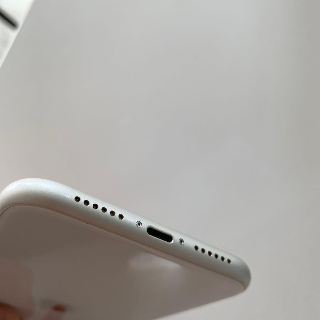 iPhone11 本体　ホワイト 64GB 初期化