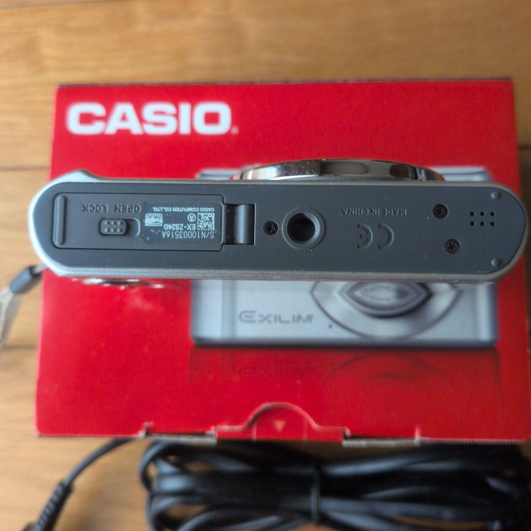 CASIO EXILIM EX-ZS240 本体 + 充電器 + バッテリー×2