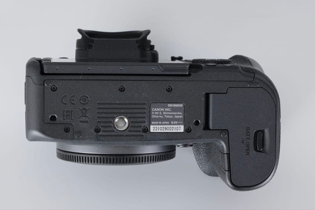CANON EOS R6 ボディ本体と付属品一式 純正バッテリ