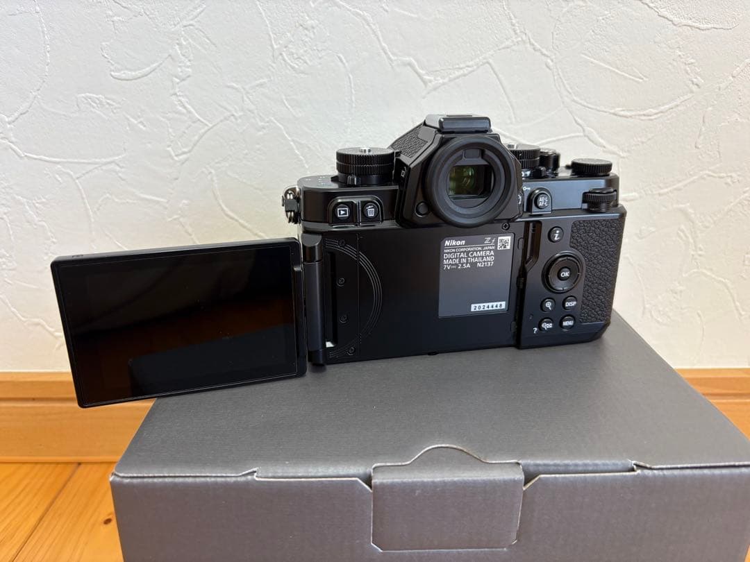 【美品】Nikon Zf(ショット数9.990枚)