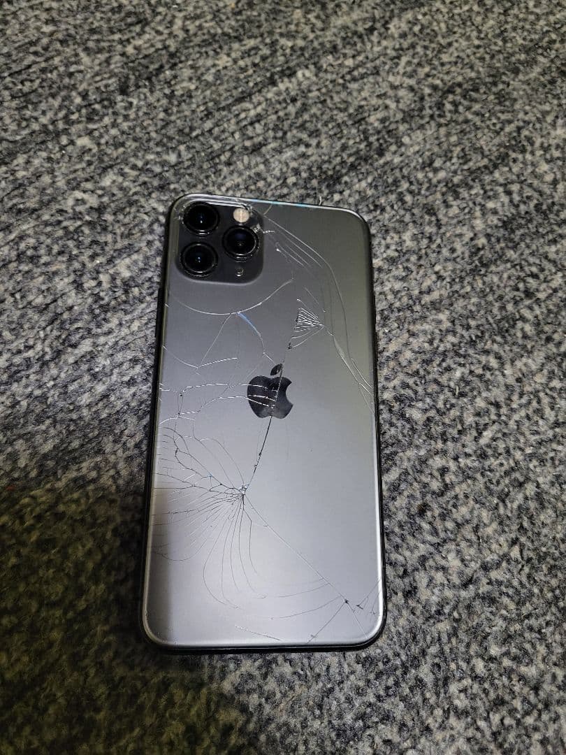 iPhone 11 Pro スペースグレー 画面割れ
