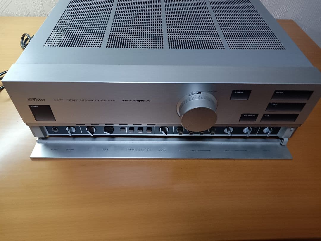 ビクター　プリメインアンプ　A-X77