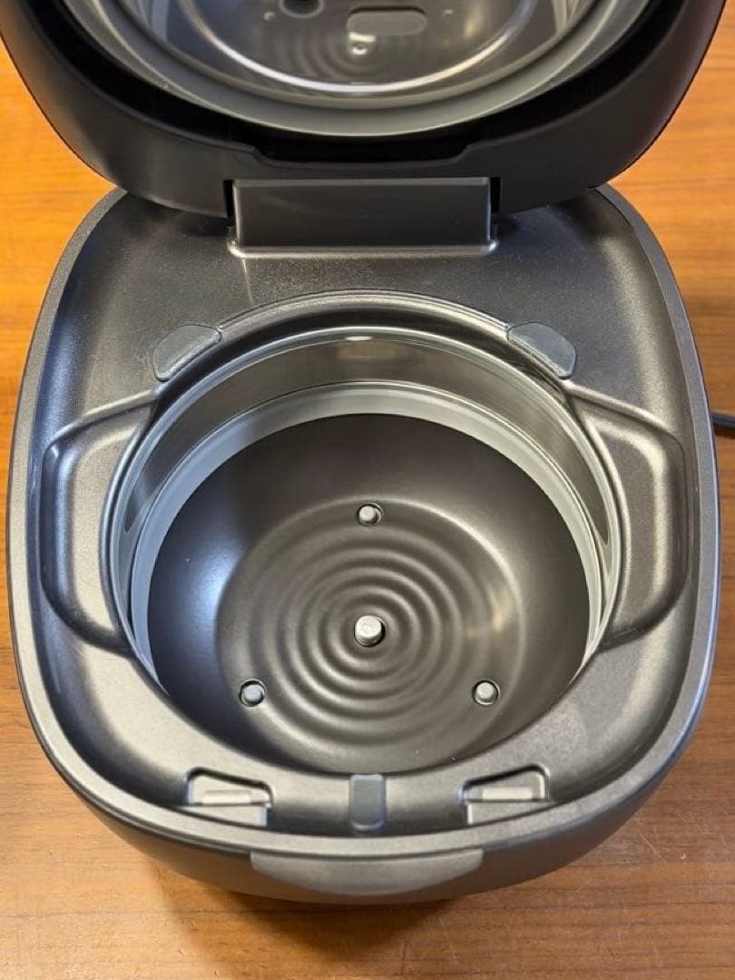 【美品】TIGER タイガー 土鍋圧力IHジャー炊飯器ご泡火炊きJPL-G100